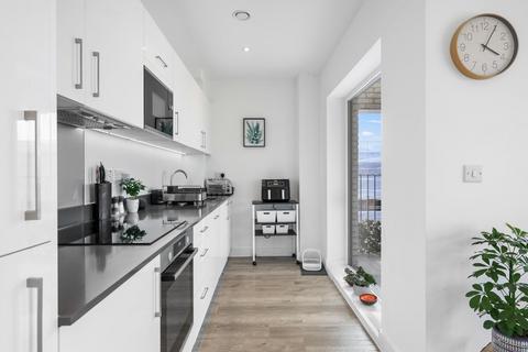 2 bedroom apartment for sale, Marleigh Avenue, Cambridge