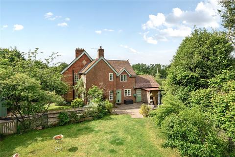 2, Ham Barn Cottages Farnham Road, Liss, GU33 6LB