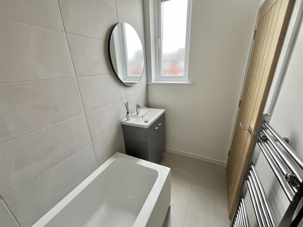 Bathroom Aspect 2