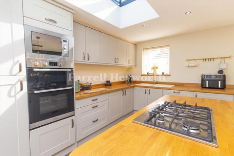5 bedroom bungalow for sale, Sower Carr Lane, Poulton Le Fylde FY6