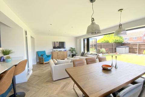 6 Brampton Way, Cleethorpes, DN35 9PW