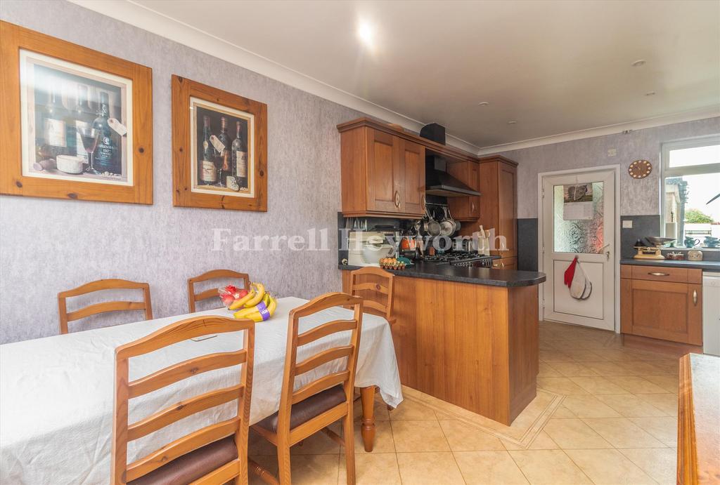 Kitchen image 3