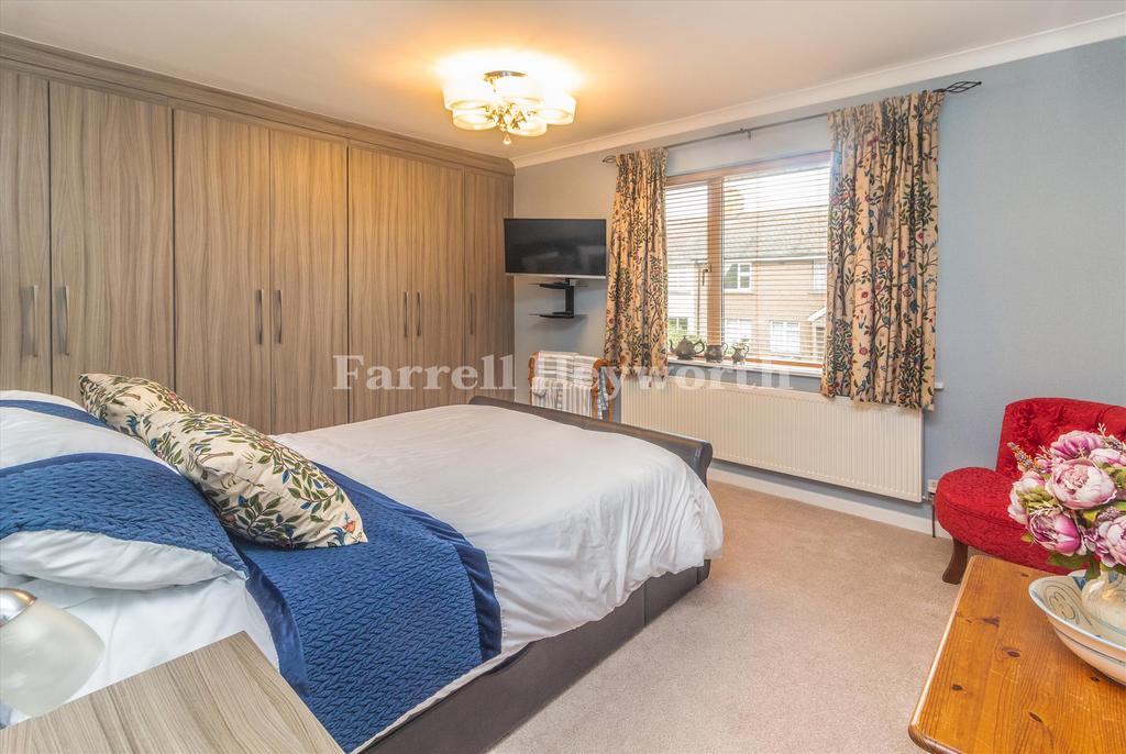Bedroom 2 image 2