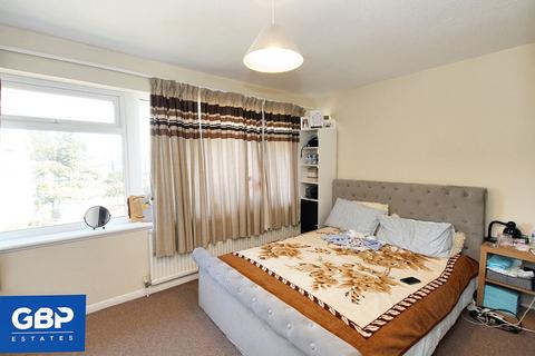4 bedroom terraced house to rent, Cowdray Way, Hornchurch, RM12