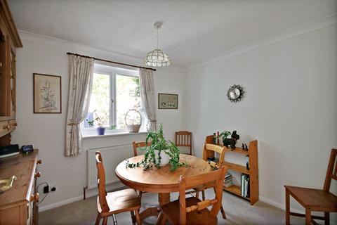 21 Bayhams Field, Sharpthorne, East Grinstead, RH19 4PZ