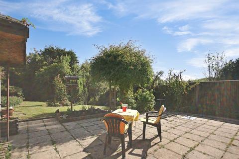 21 Bayhams Field, Sharpthorne, East Grinstead, RH19 4PZ