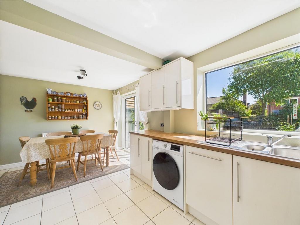 Open-Plan Kitchen / Diner