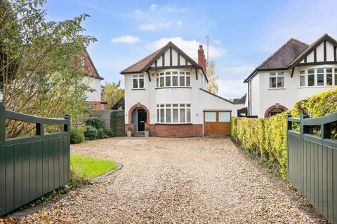 38 Battenhall Road, Battenhall, Worcester.  WR5 2BQ