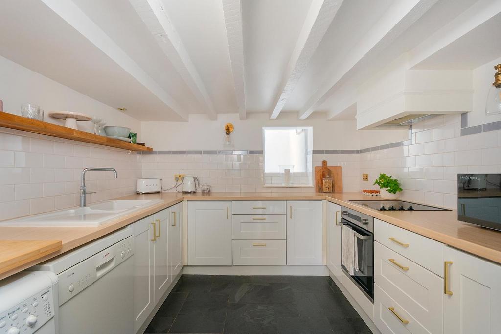 1 B0 R8 WE - Kitchen D.jpg