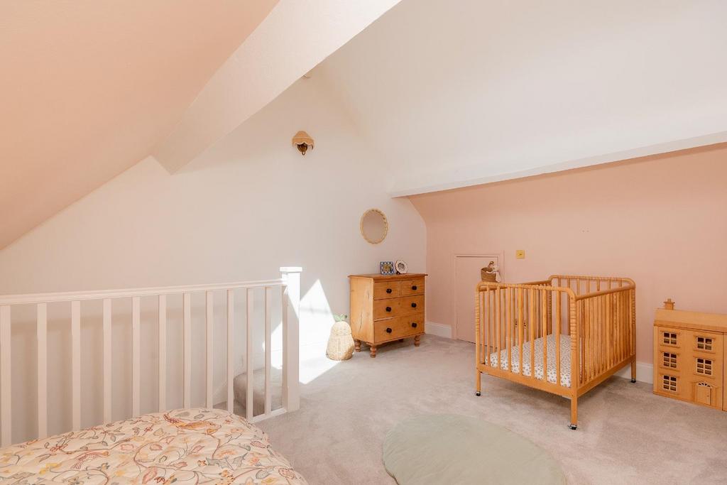 1 B0 R8 WE - Bedroom B.jpg