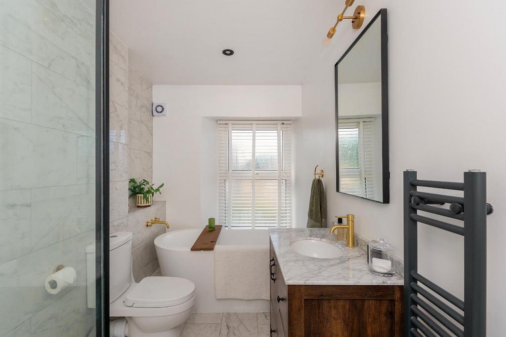 1 B0 R8 WE - Bathroom C.jpg