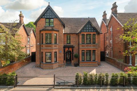 6 bedroom detached house for sale, De Parys Avenue, Bedford MK40