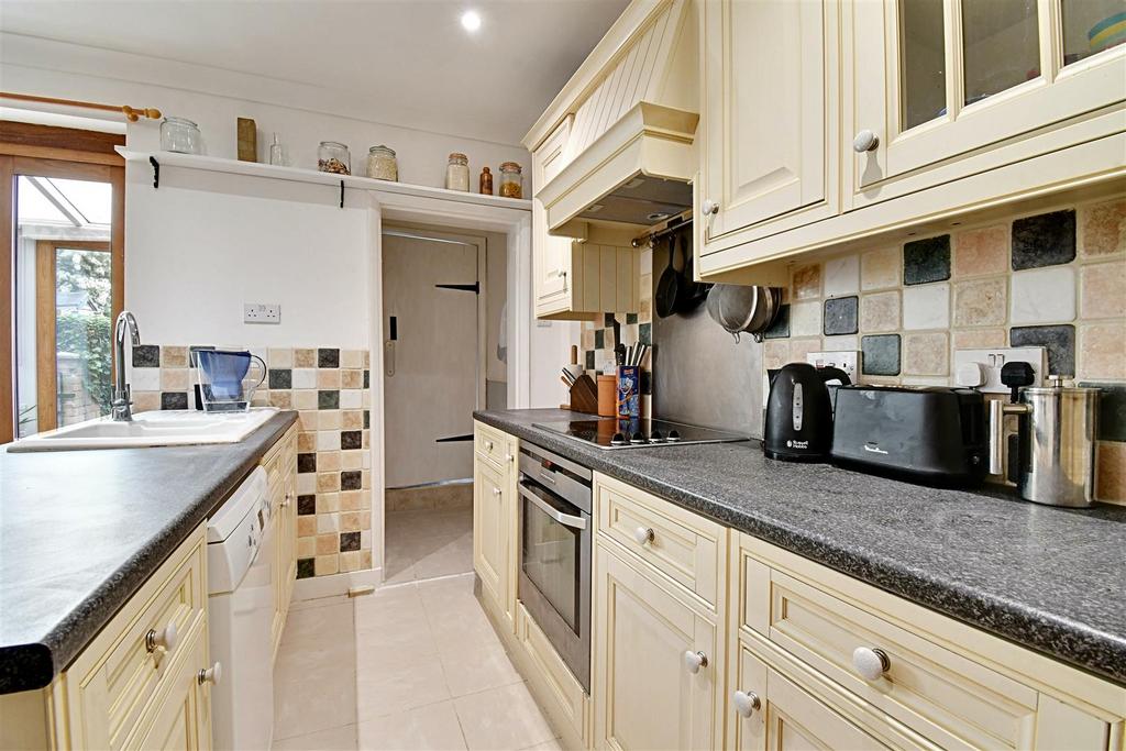 Kitchen 4.jpg