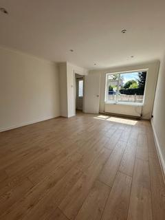3 bedroom semi-detached house to rent, Cotswolds Crescent, Liverpool L26
