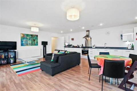 2 bedroom apartment to rent, Bloemfontein Road, London, W12