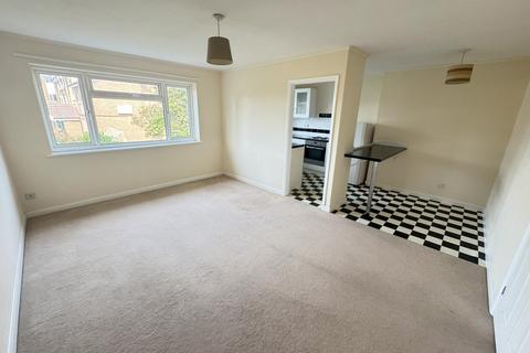 12 Castle Close, Sunbury-on-thames, TW16 7DU