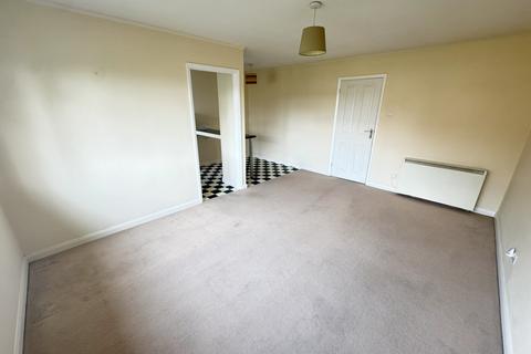 12 Castle Close, Sunbury-on-thames, TW16 7DU