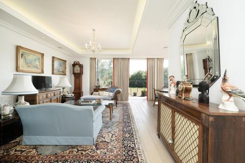 2 bedroom flat for sale, Chambers Park Hill, London, SW20