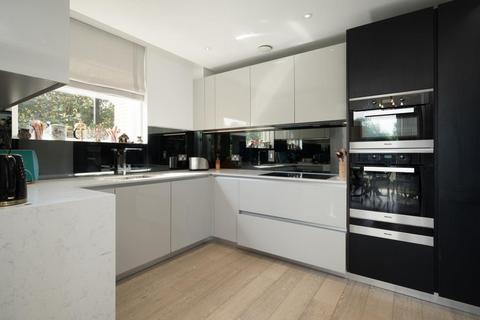2 bedroom flat for sale, Chambers Park Hill, London, SW20