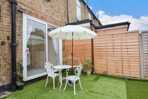24 Waverley Road, London, E18 1HX