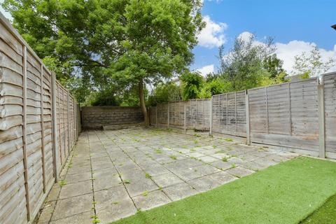 24 Waverley Road, London, E18 1HX
