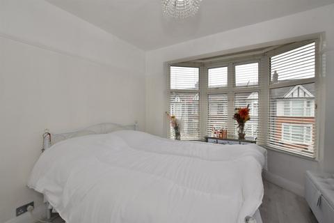 24 Waverley Road, London, E18 1HX