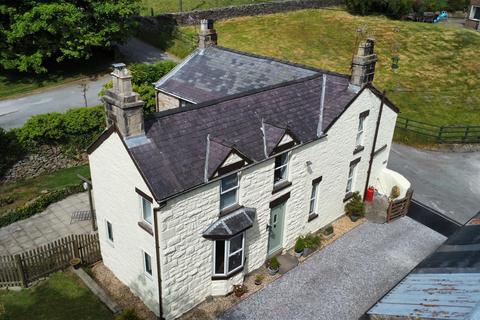 3 bedroom detached house for sale, Ffordd Uchaf, Gwynfryn, Wrexham