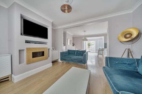 27 Eynsford Road, Greenhithe, DA9 9HB