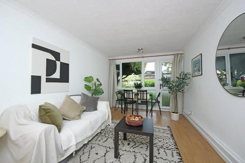 1 bedroom flat for sale, Fairlea Place, W5