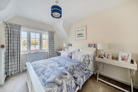 8 Cowslip Close, Shurdington, Cheltenham, GL53 0FN