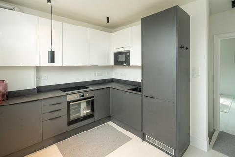 2 bedroom apartment to rent, New Cross Road, London, SE14