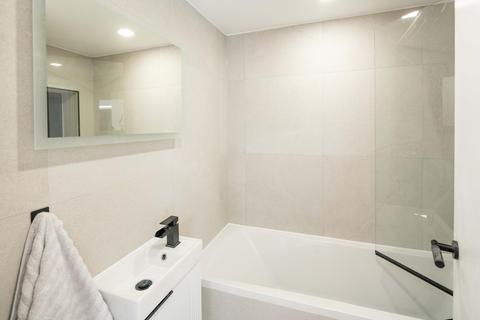 2 bedroom apartment to rent, New Cross Road, London, SE14
