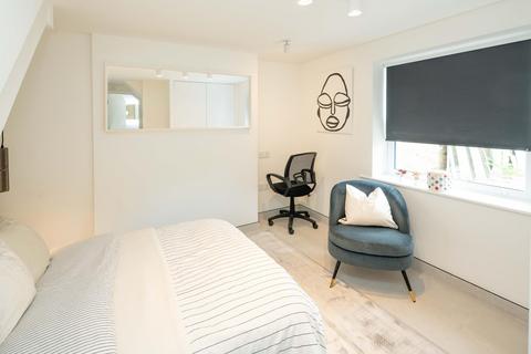 2 bedroom apartment to rent, New Cross Road, London, SE14