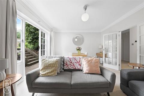 Flat E, 11 Compton Road, London, N1 2PA