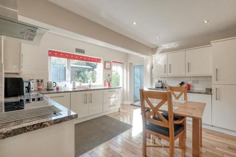 undefined, Finstall Road, Finstall, B60