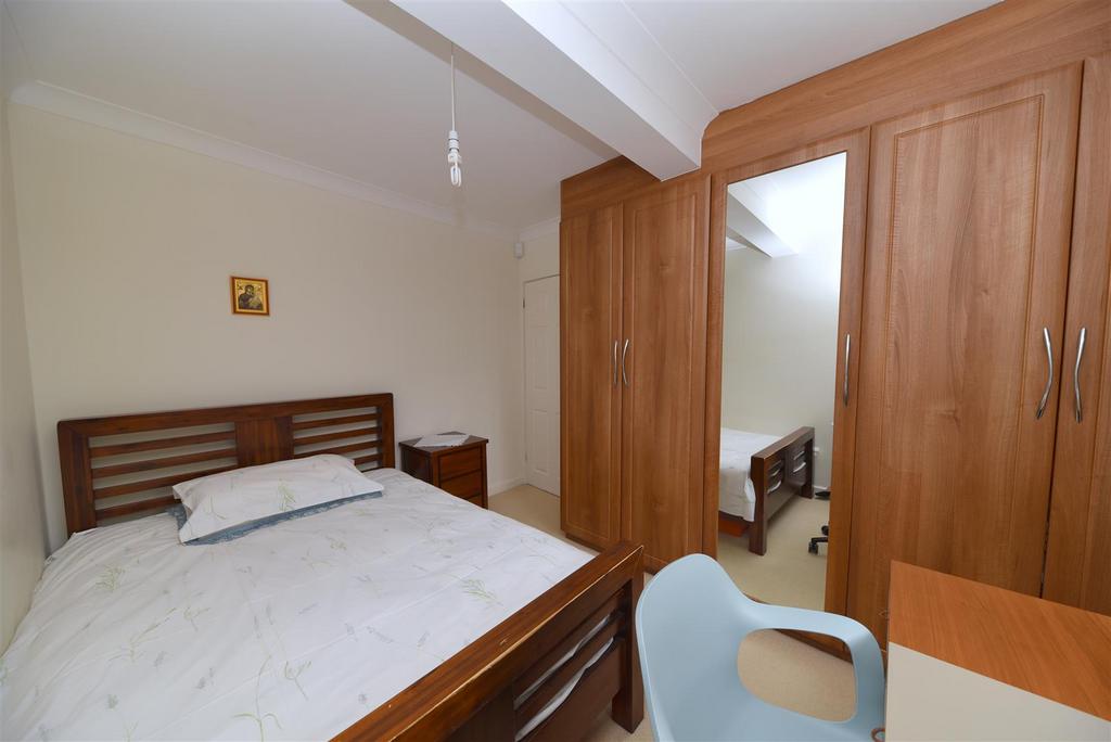Bed 3.JPG