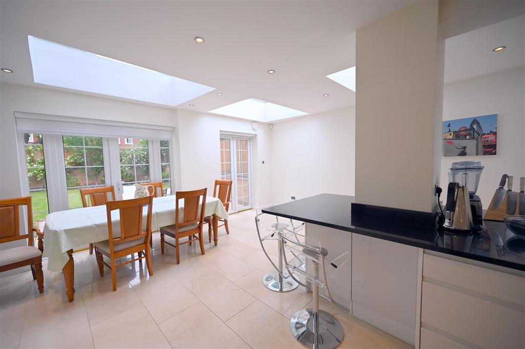 Kitchen 5.JPG