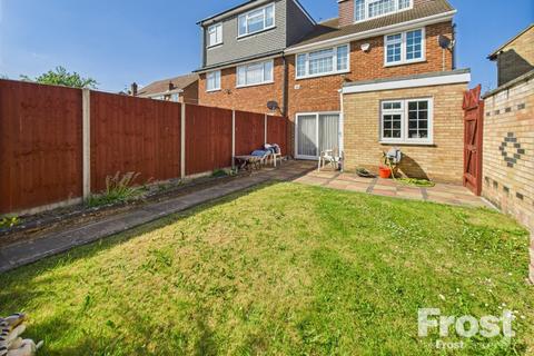 4 bedroom semi-detached house for sale, Amanda Court, Langley, Berkshire, SL3