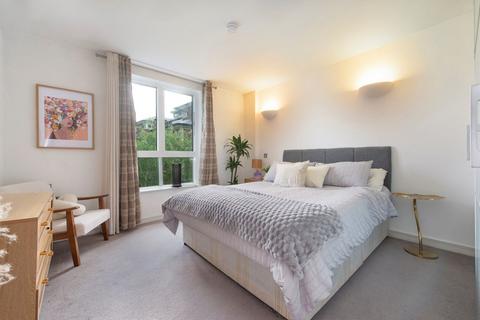 Flat 17, Larch Court Admiral Walk, London, W9 3UA