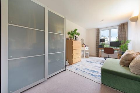 Flat 17, Larch Court Admiral Walk, London, W9 3UA