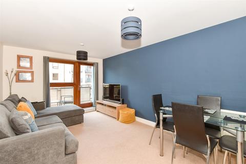 2 bedroom flat for sale, Commonwealth Drive, Three Bridges, Crawley, West Sussex