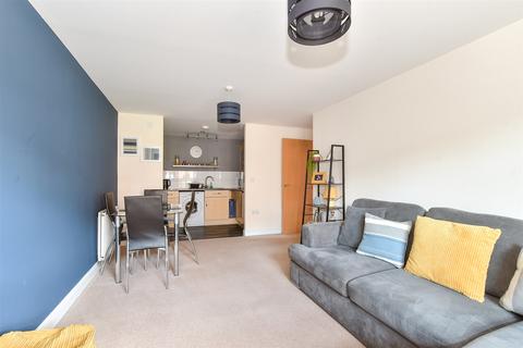 2 bedroom flat for sale, Commonwealth Drive, Three Bridges, Crawley, West Sussex