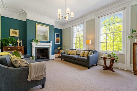 10 Britannia Square, Worcester, WR1 3DG