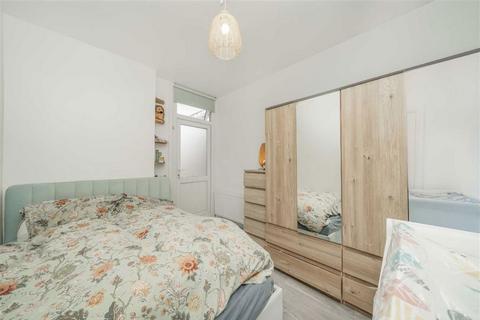 1 bedroom flat for sale, Chapter Road, London NW2