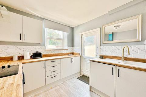 3 bedroom terraced house to rent, Romer Road, Liverpool