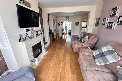 3 bedroom semi-detached house for sale, Holland Avenue, Canvey Island