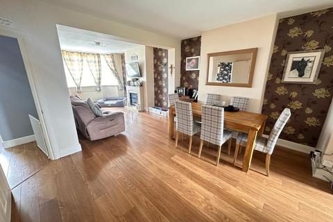 3 bedroom semi-detached house for sale, Holland Avenue, Canvey Island