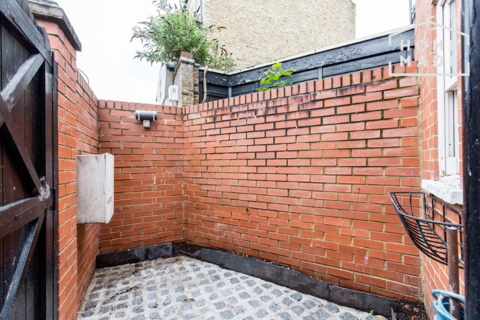1 bedroom flat to rent, Cornwall Mansions, W14