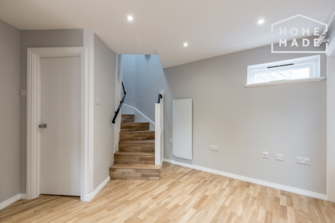 1 bedroom flat to rent, Cornwall Mansions, W14