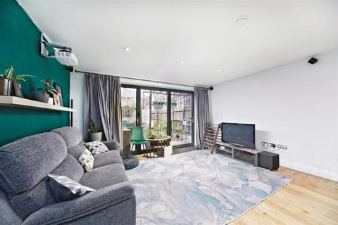 1c Pilgrim Close, Morden, SM4 6QA